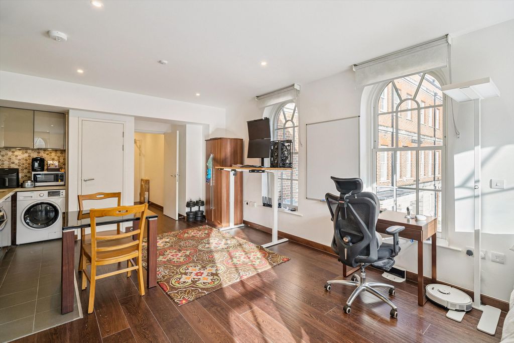 Property photo 3 of 10 Image