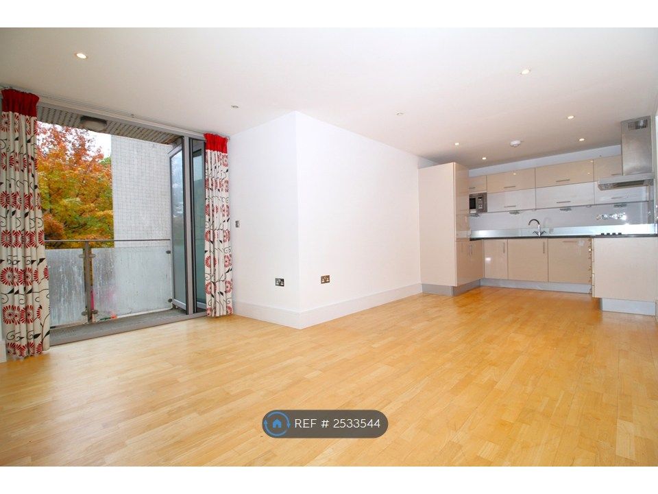 Property photo 2 of 23