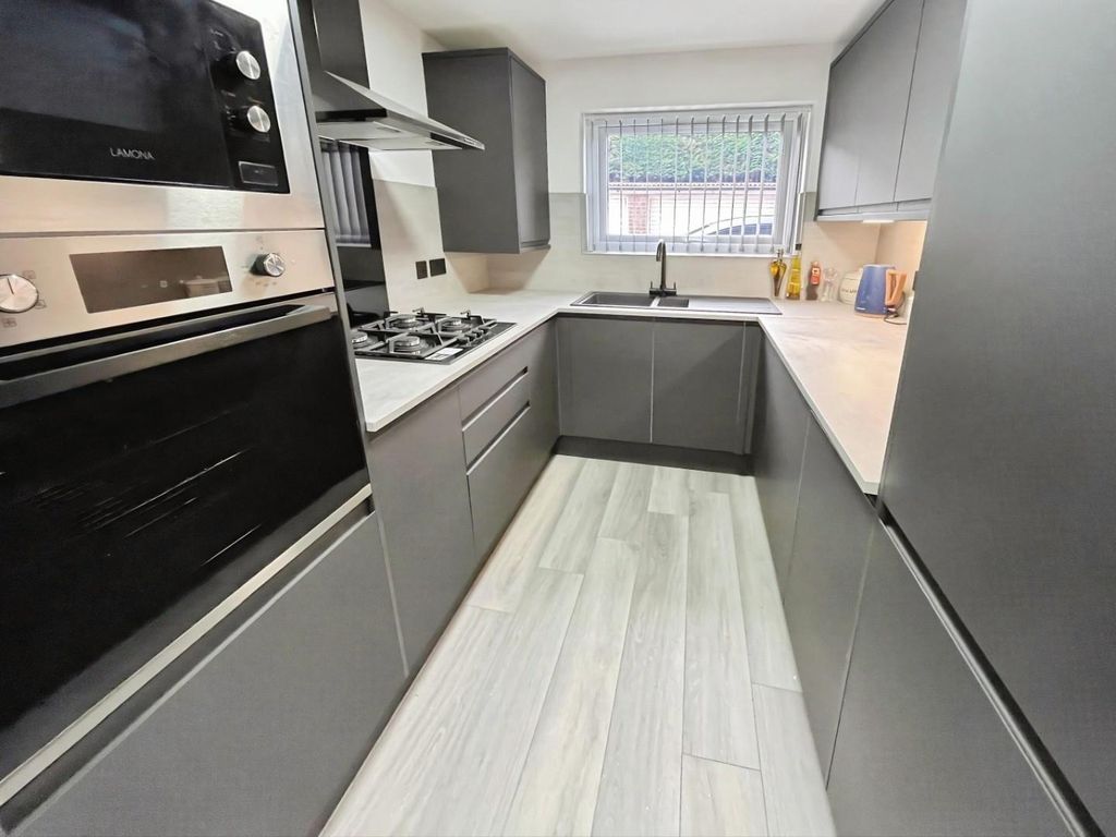 Property photo 3 of 13 Eef582Cf-Bh3.Jpg