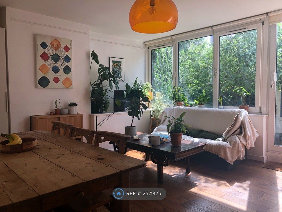Property photo 1 of 35 Living Room