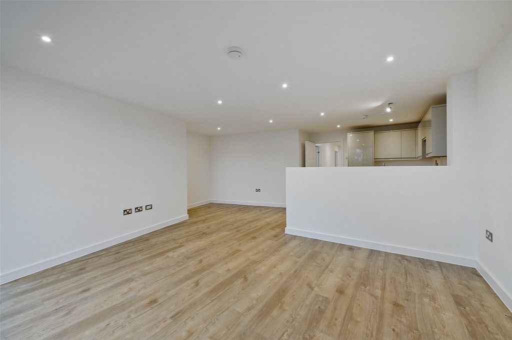 Property photo 3 of 11 Reception Room