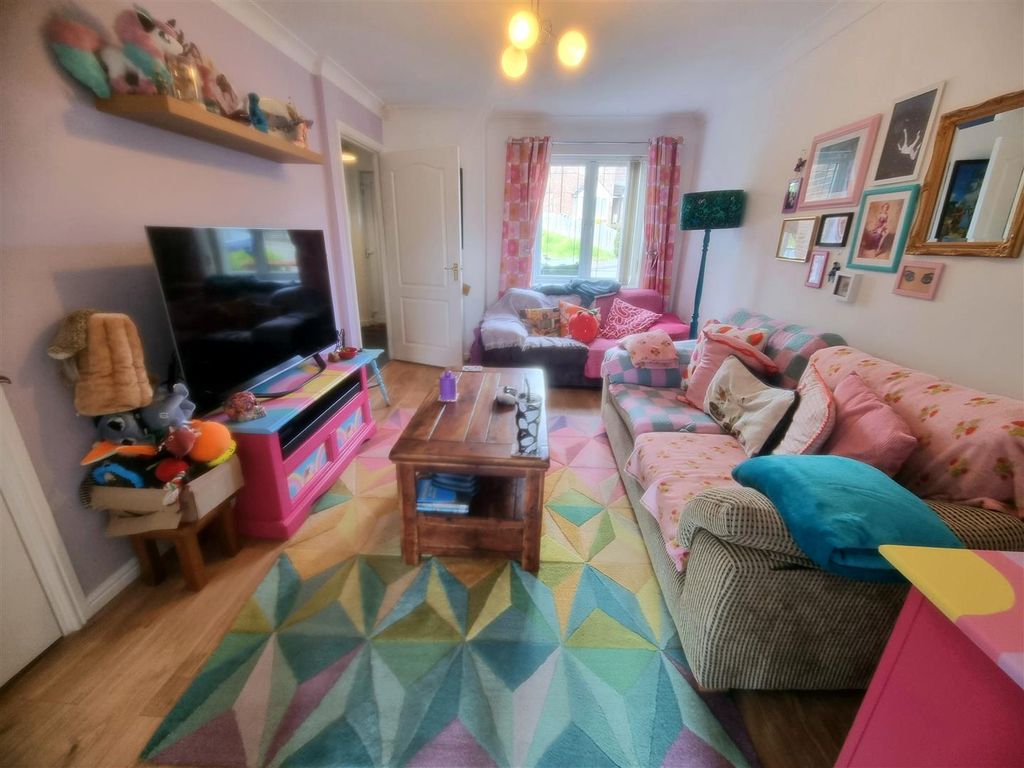 Property photo 2 of 12 23293.Jpg