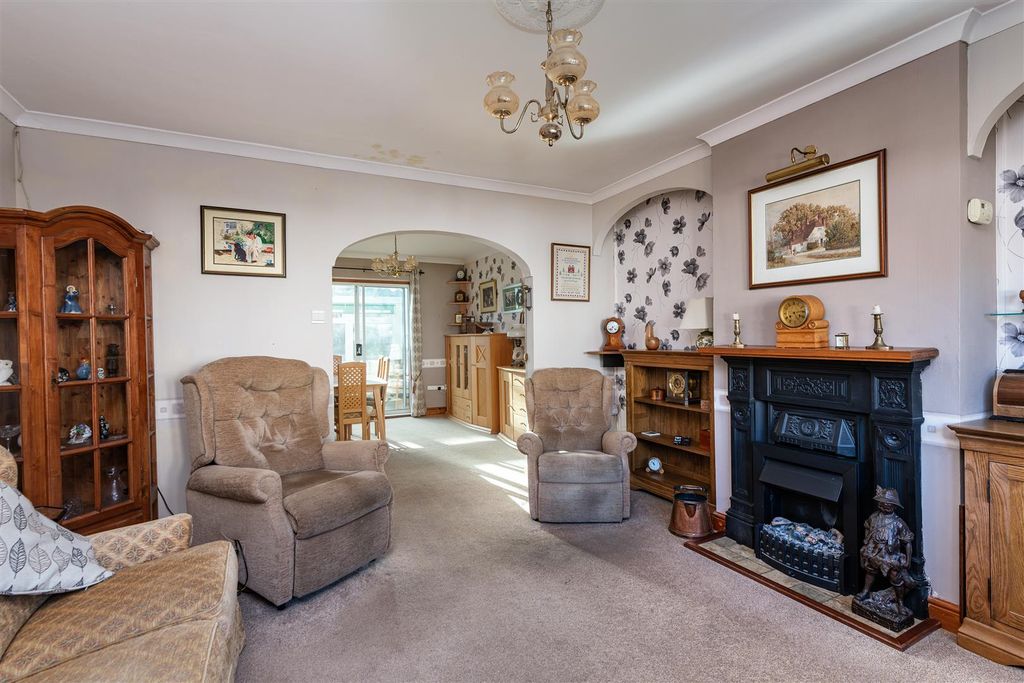 Property photo 2 of 12 1 Horwood Close Living Room2.Jpg