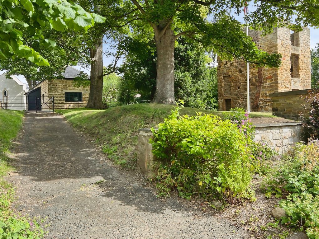 Property photo 2 of 33 Photo 9