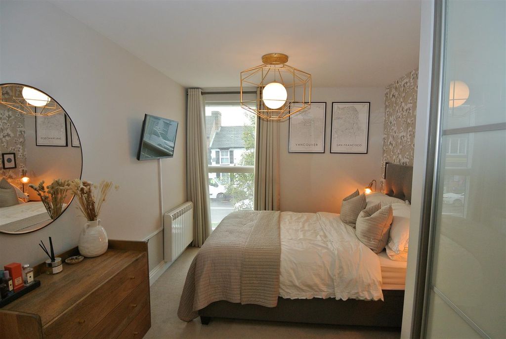 Property photo 3 of 15 Bedroom 1A.Jpg