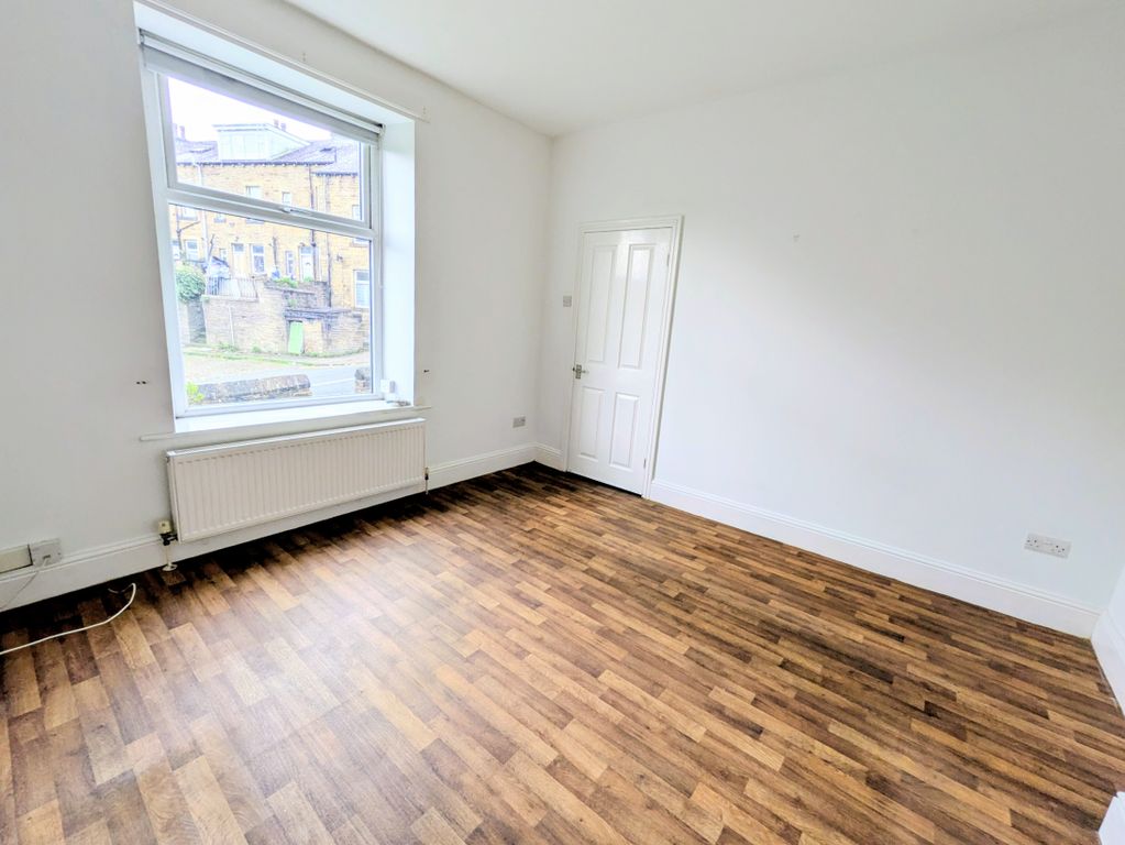 Property photo 3 of 25 1000040655