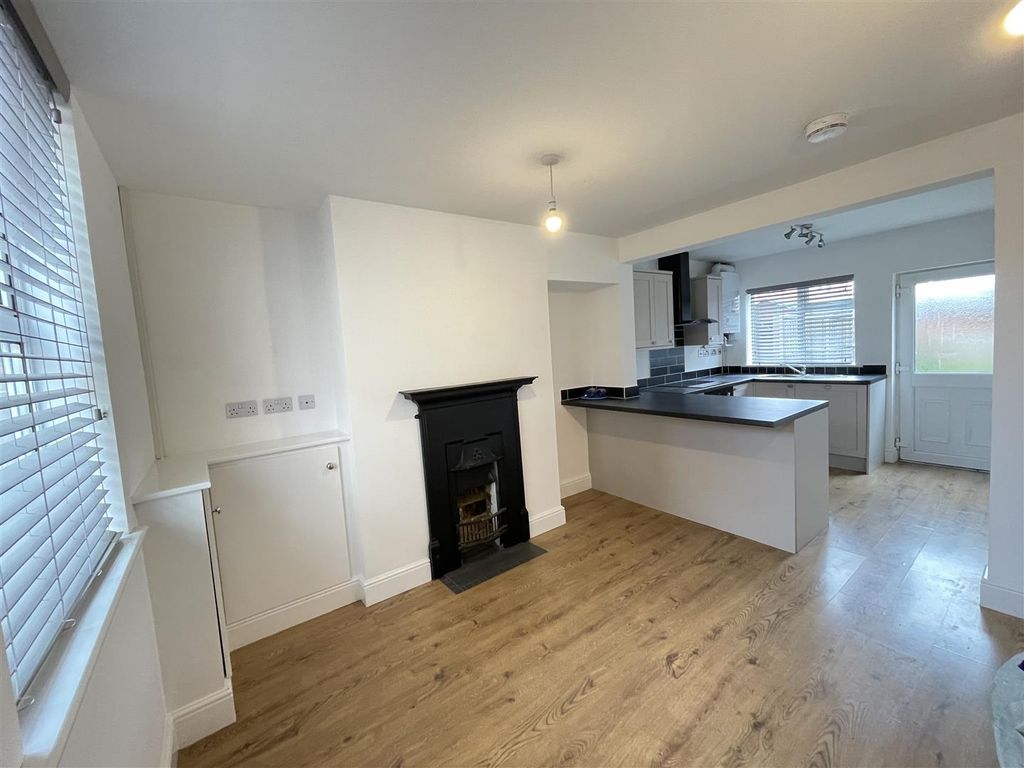 Property photo 3 of 7 Living Area