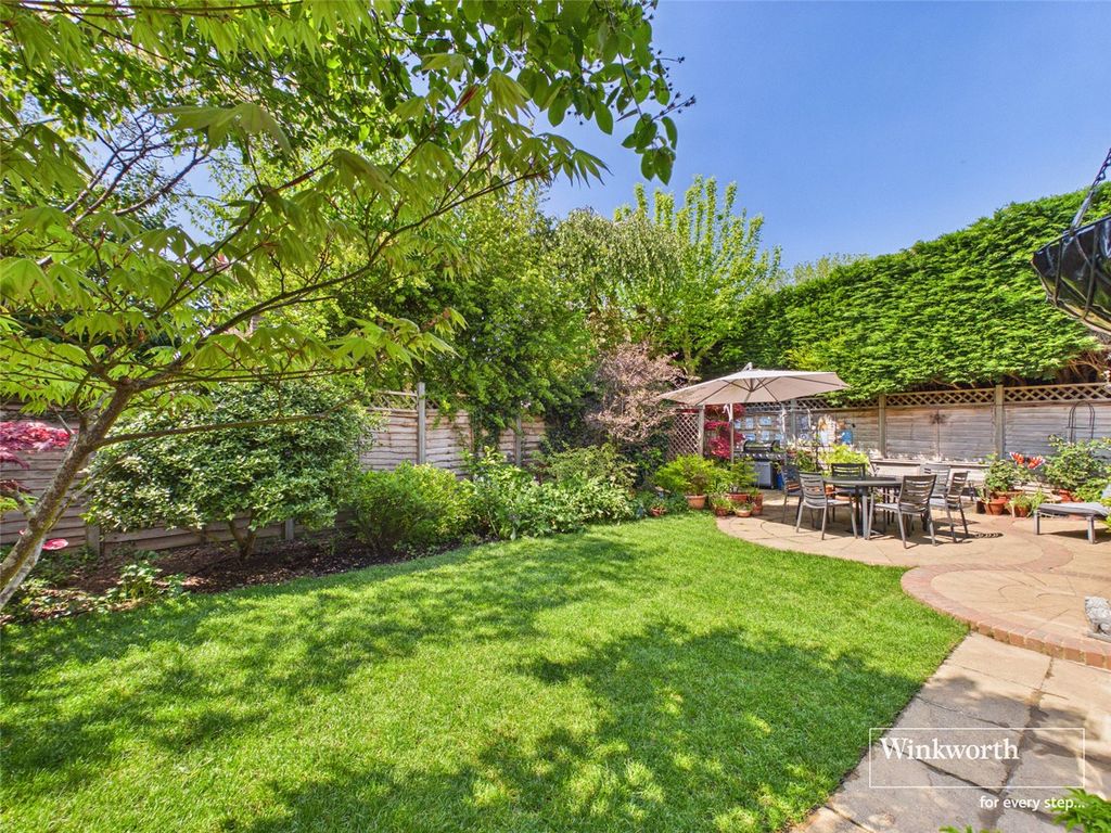 Property photo 2 of 24 Picture No. 32