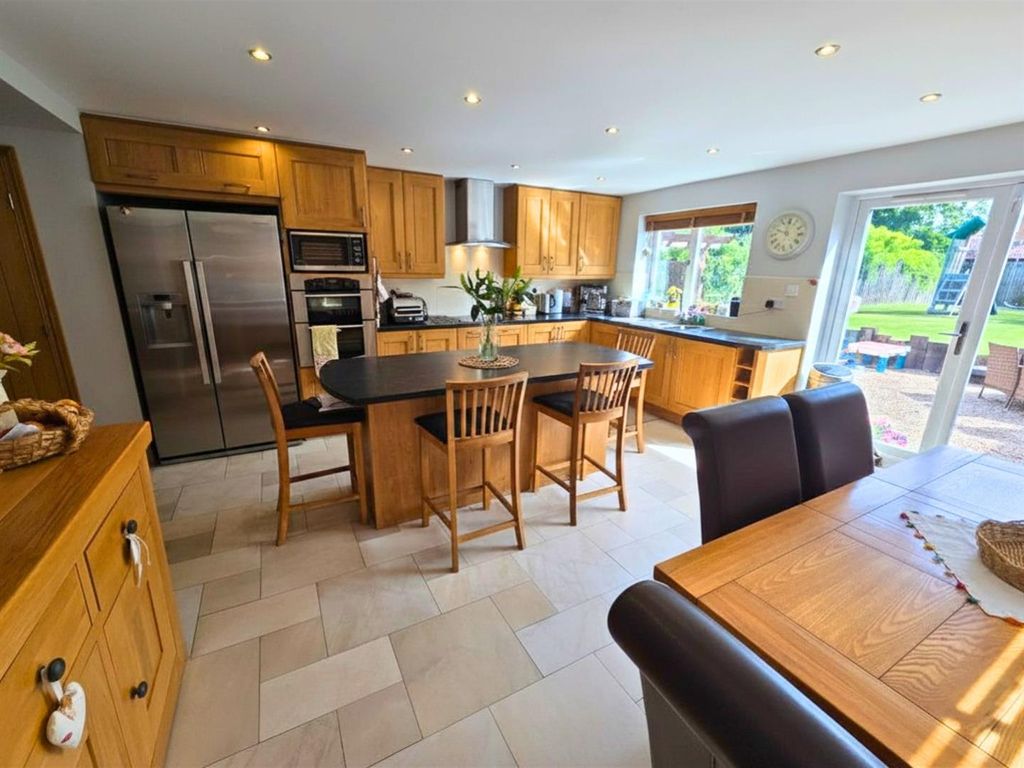 Property photo 1 of 20 63 Linden - Kitchen.Jpg