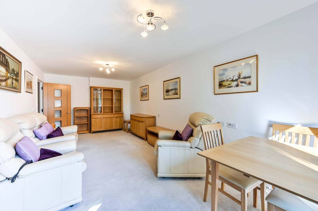 Property photo 3 of 25