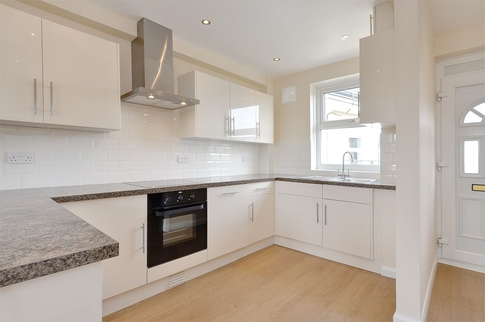 Property photo 1 of 6 Photo 5