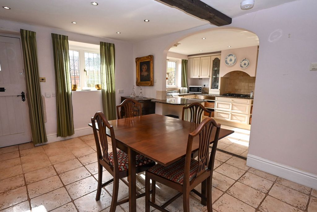 Property photo 3 of 17