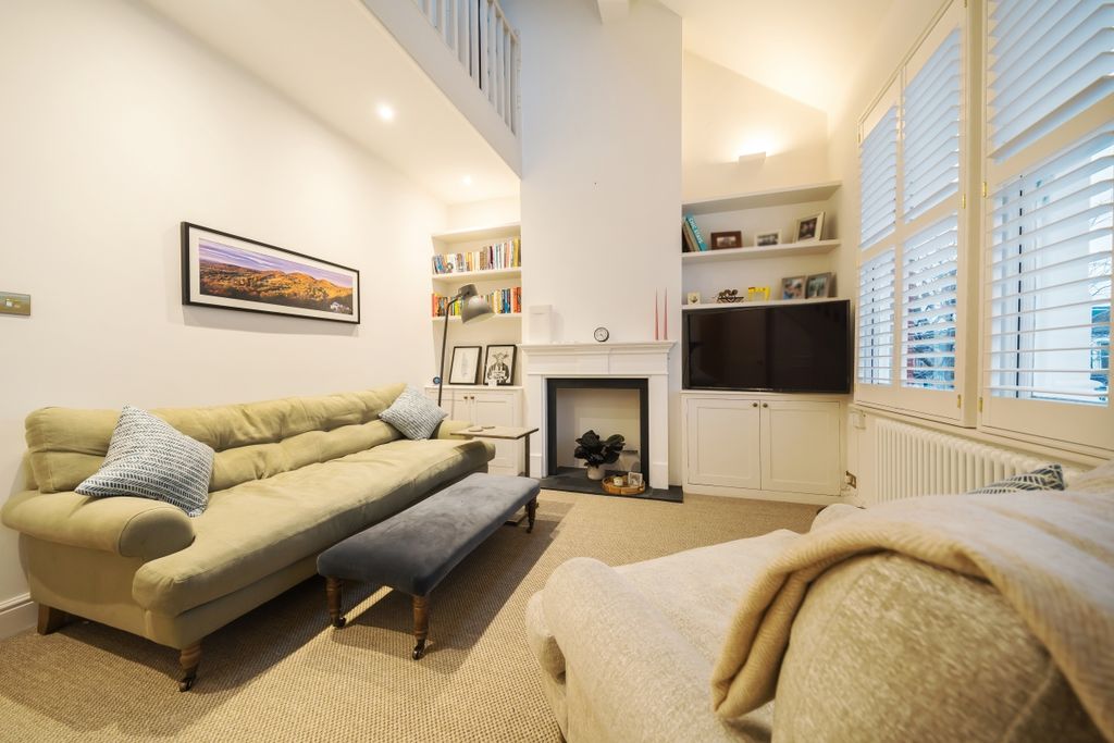 Property photo 2 of 10 944121 (3)