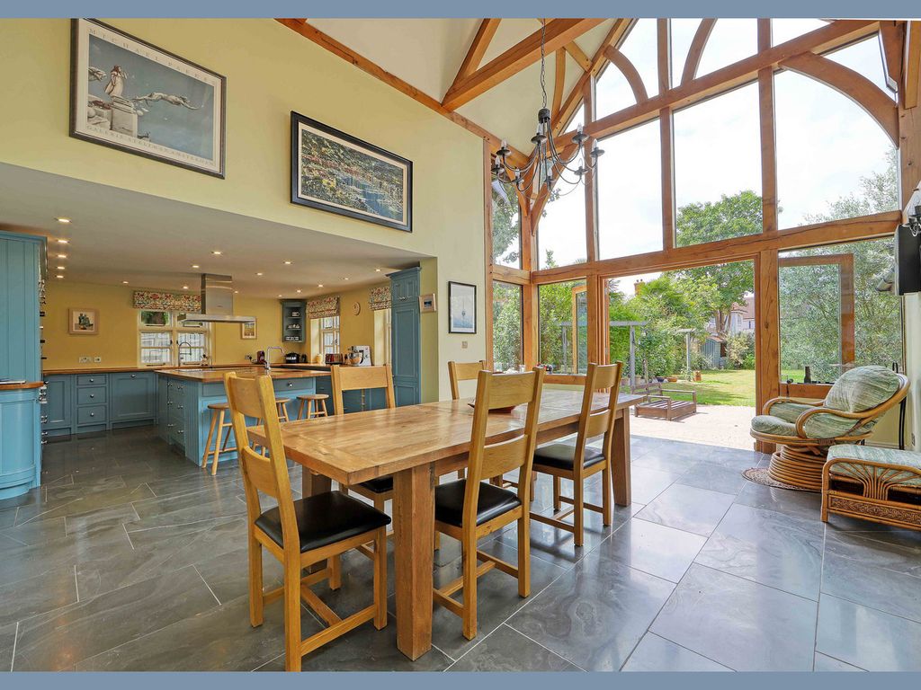 Property photo 3 of 23