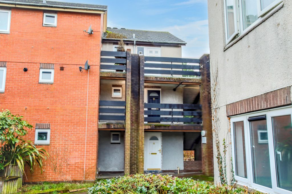 Property photo 1 of 9 61 The Paddock, Fulwood, Preston, Lancashire, Pr2 8Gl