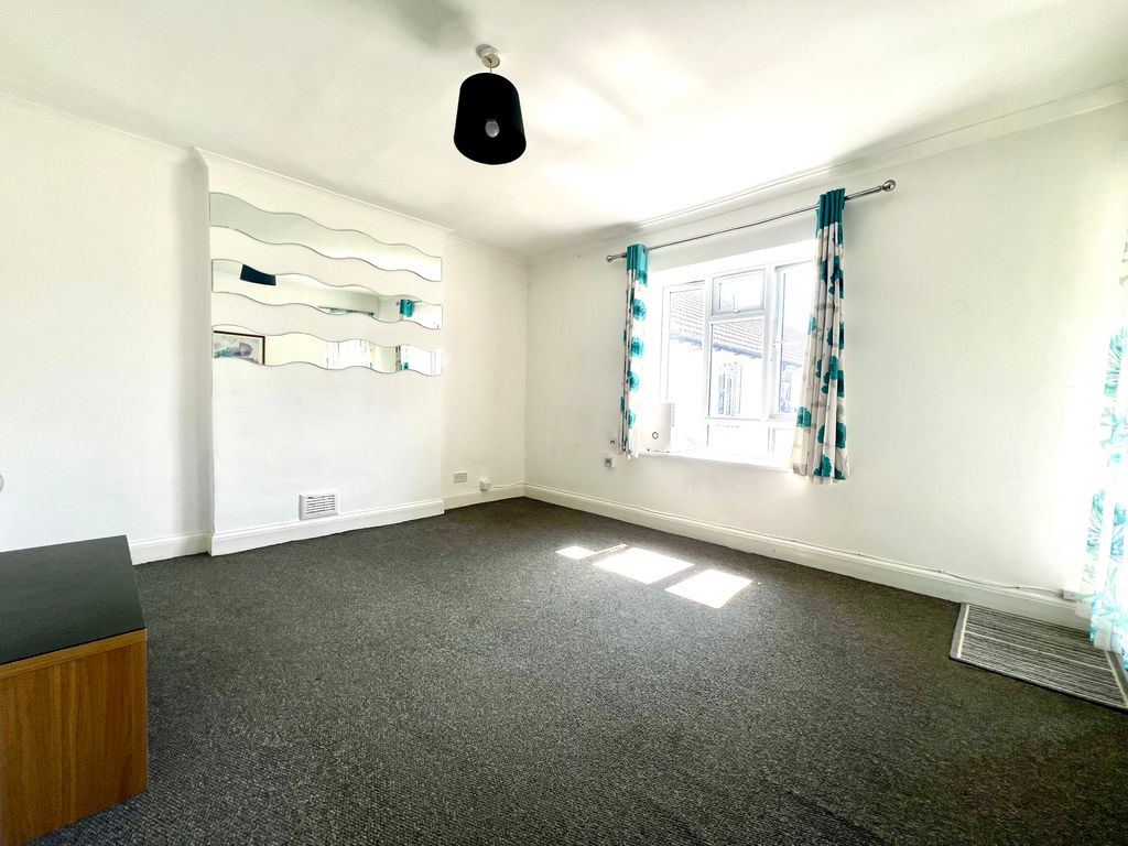 Property photo 2 of 14 Living Room