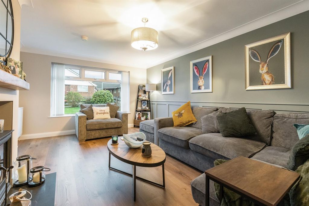 Property photo 3 of 23 16 Knockdene Park 14.Jpg