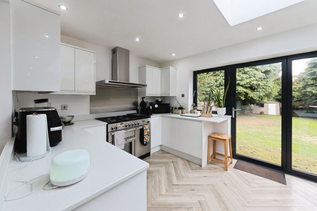 Property photo 2 of 21 Pbox-Img.Jpg