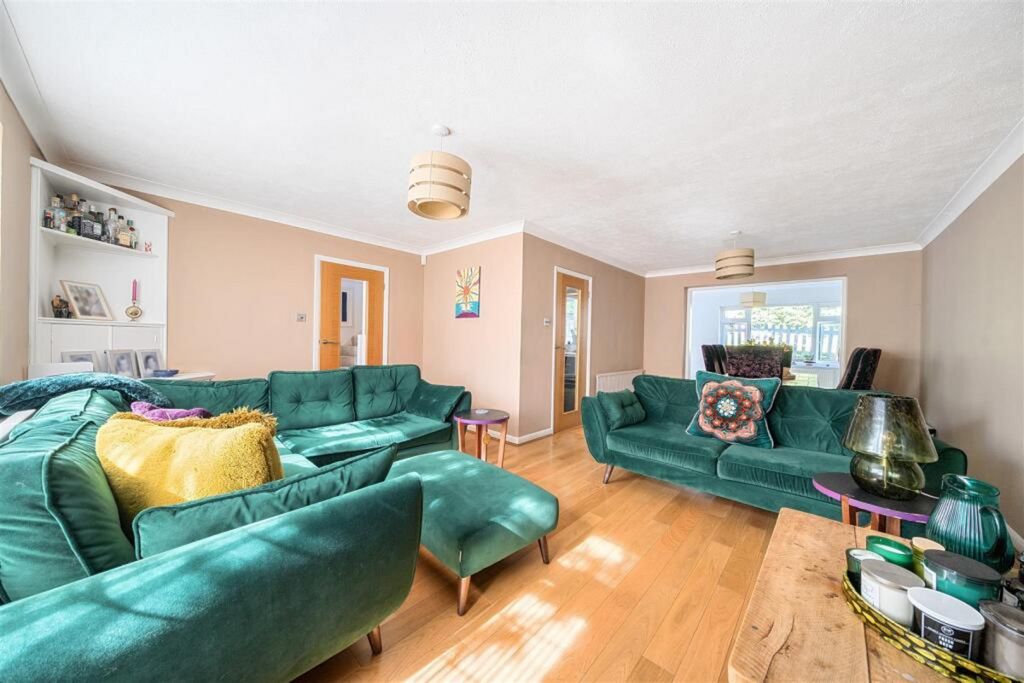 Property photo 2 of 30