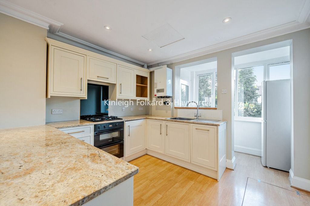 Property photo 1 of 12 Picture No. 16