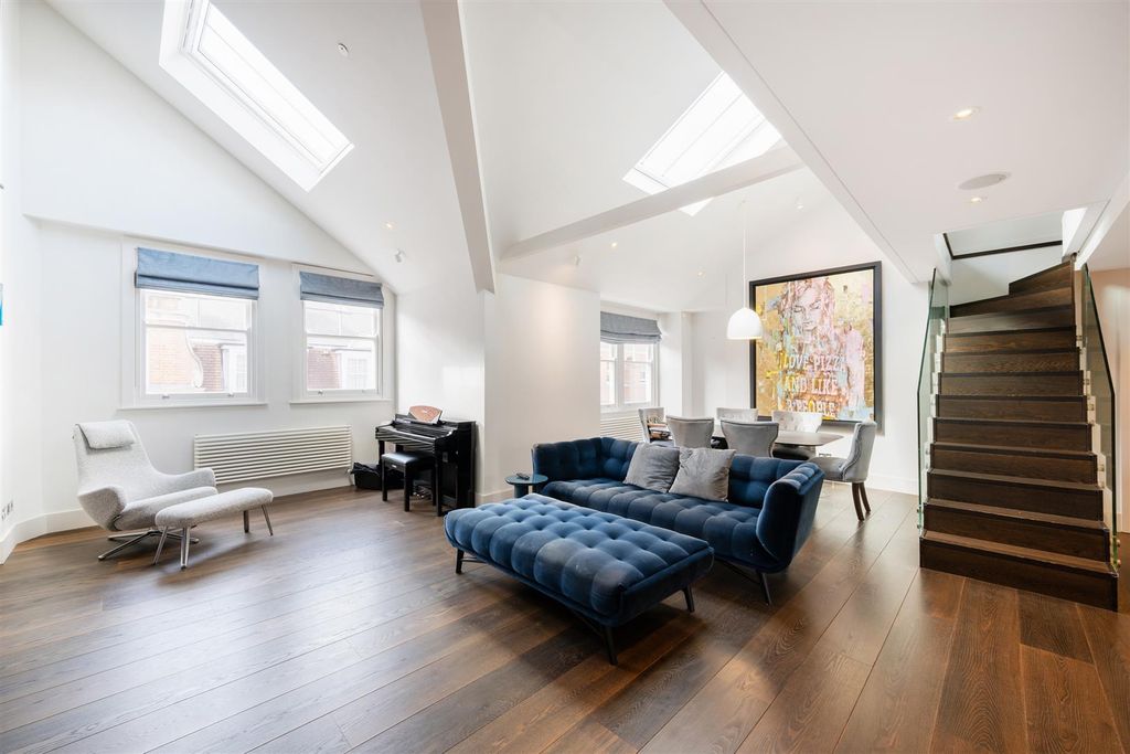 Property photo 2 of 28 75 Cheyne Court Lo-11.Jpg