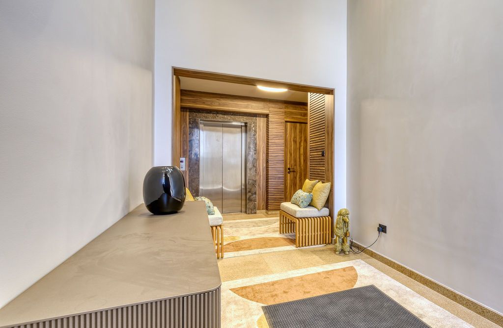 Property photo 2 of 40 Ground Floor Foyer