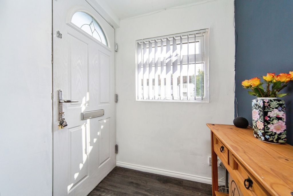 Property photo 2 of 16 Pbox-Img.Jpg