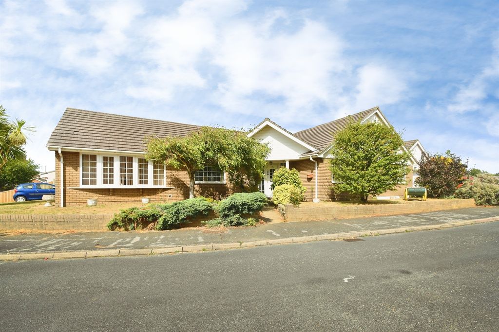 Property photo 1 of 21