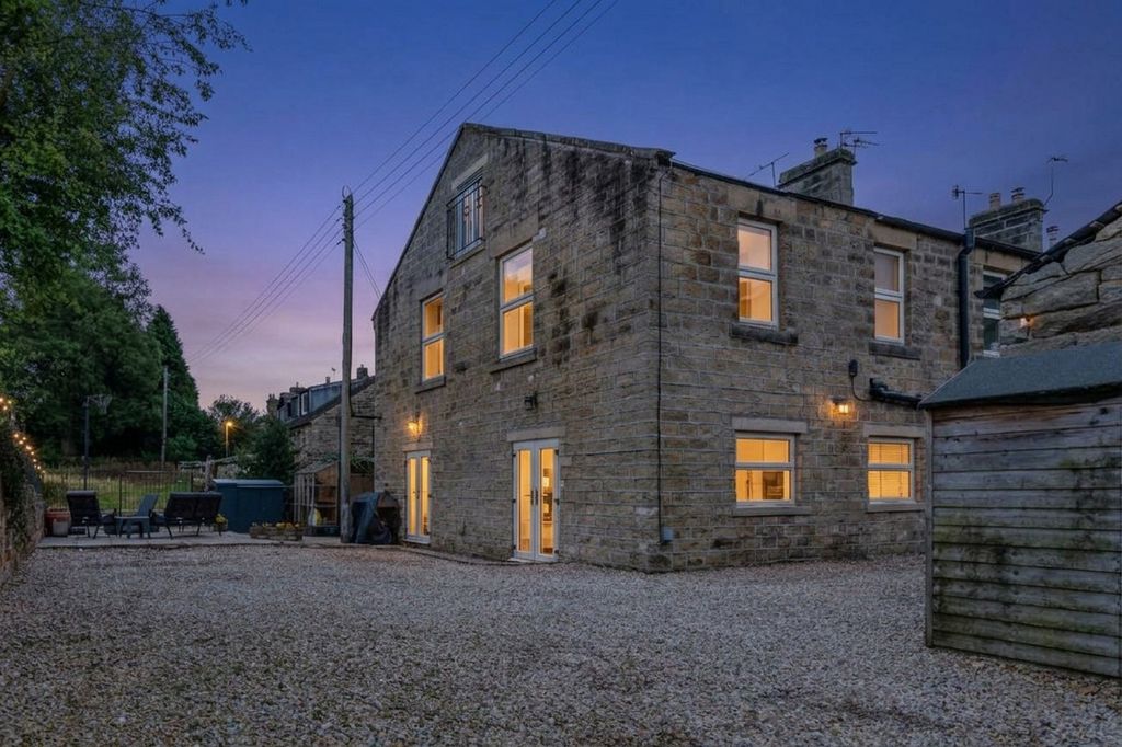 Property photo 1 of 22