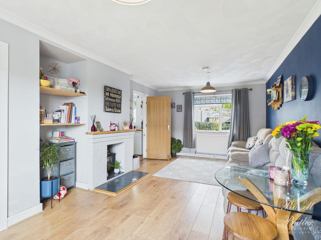 Property photo 2 of 10 Cam01995G0-Pr0425-Still003