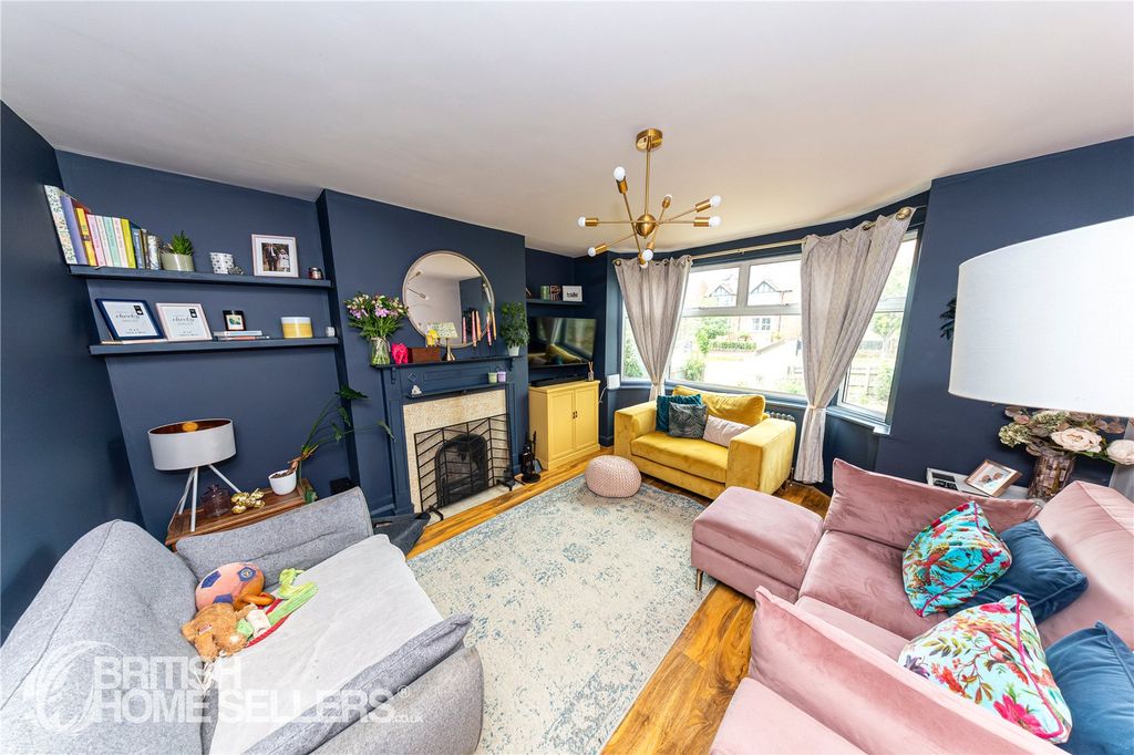 Property photo 2 of 45 Picture No. 32