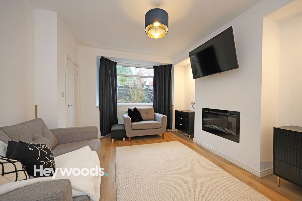 Property photo 2 of 22 099A9445