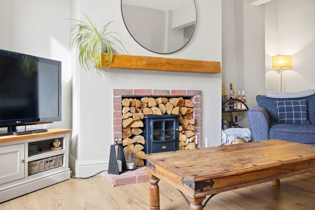 Property photo 3 of 18