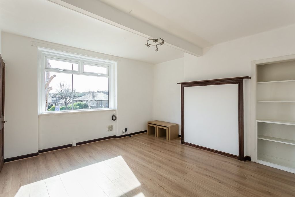 Property photo 3 of 31