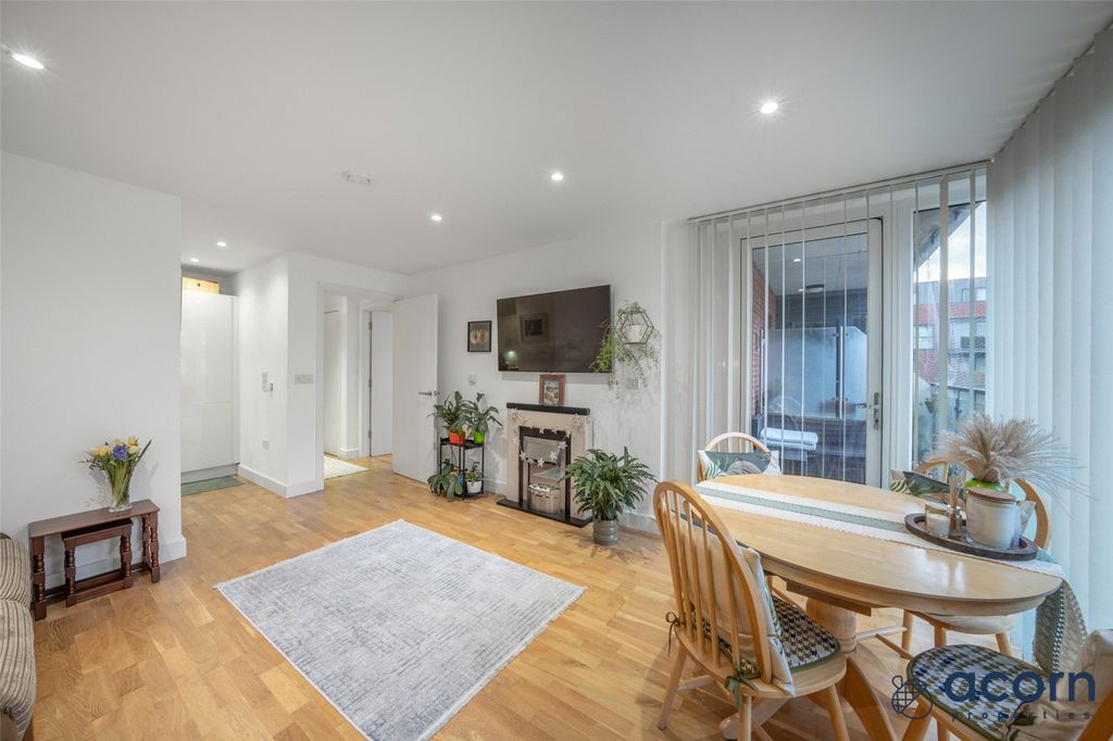 Property photo 1 of 15 Picture No. 14