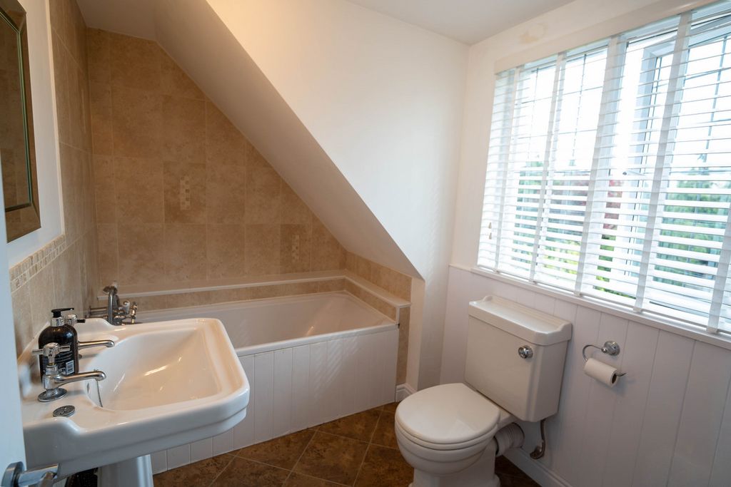 Additional image 24 of 5 bed detached house for saleThree Bridges Road, Crawley RH10