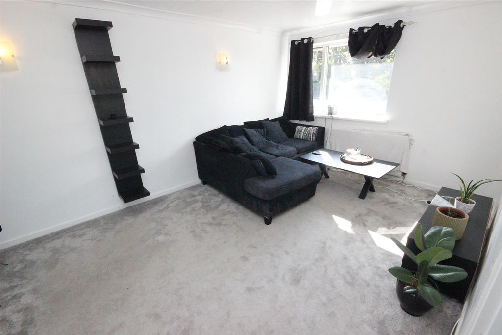 Property photo 2 of 8 Img_8822.Jpg