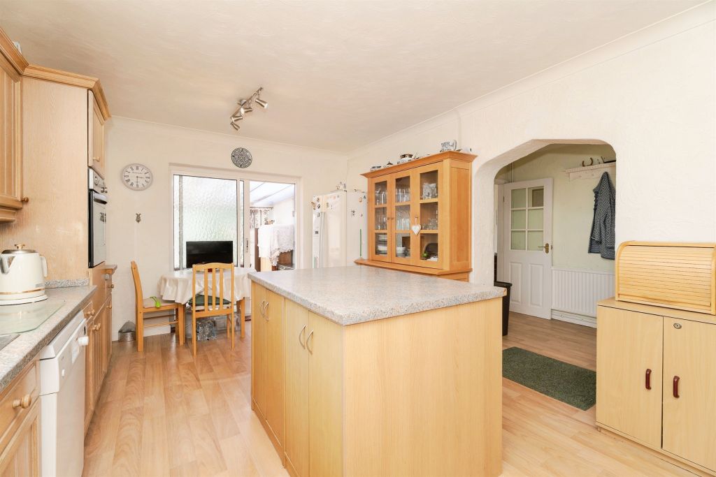 Property photo 3 of 21