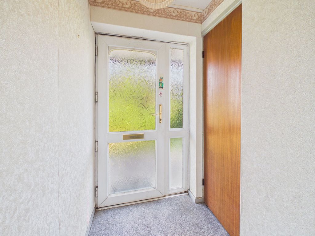 Property photo 2 of 21 Entry