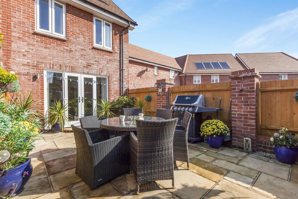 Property photo 1 of 9