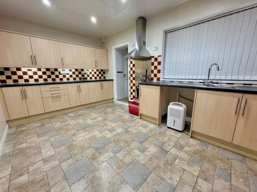 Property photo 3 of 16 Abadd4E1-Cf32-4379-83d6-06A6612E7E1E