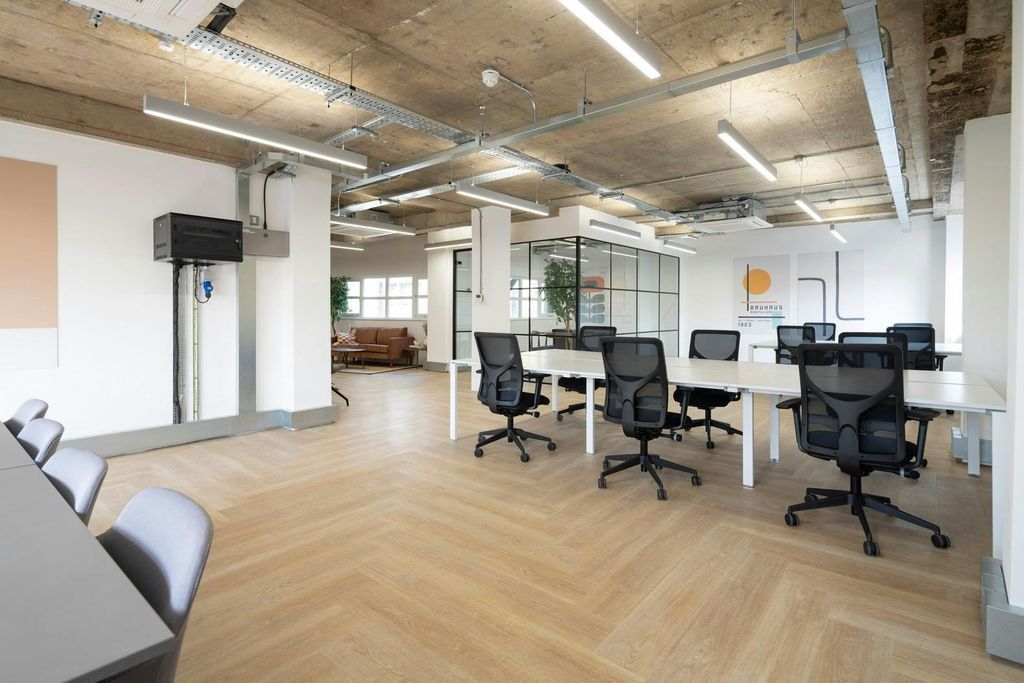Property photo 1 of 22 Office Floor