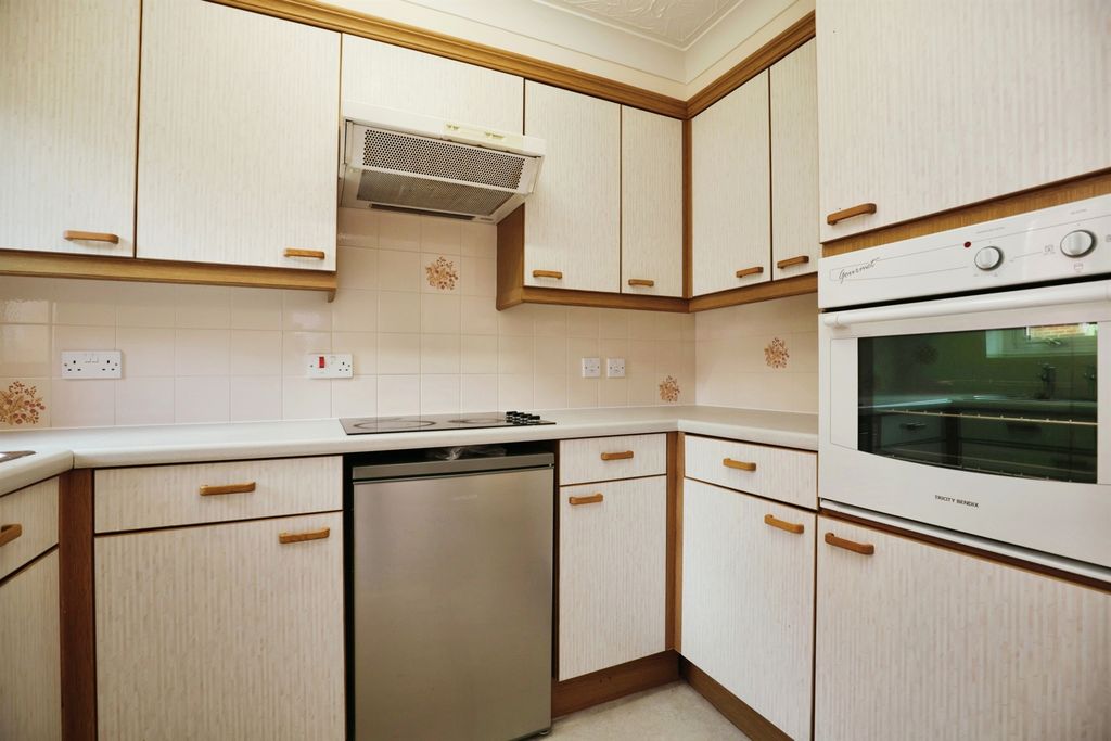Property photo 3 of 16