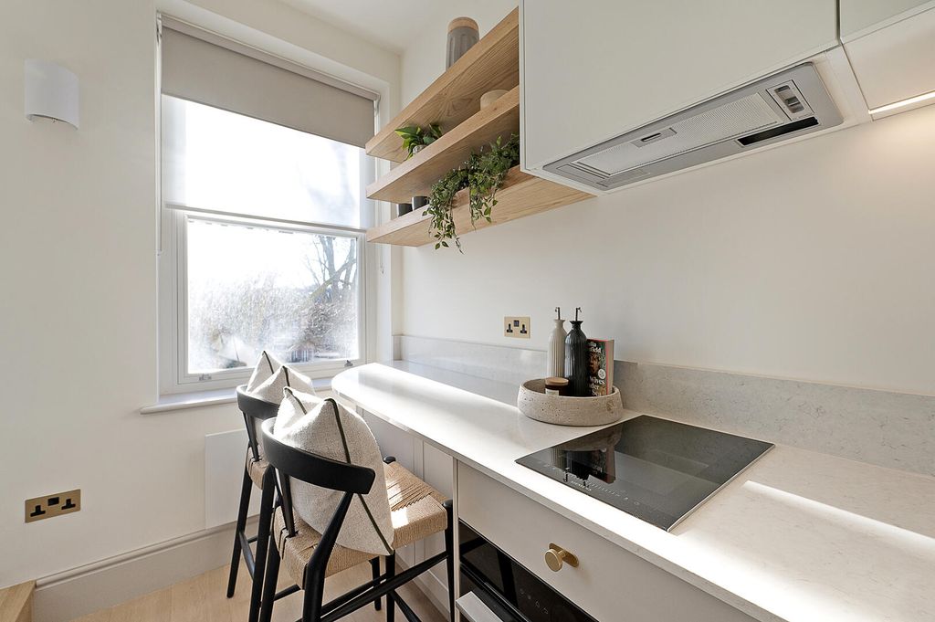 Property photo 3 of 12 Flat 18 (4).Jpg