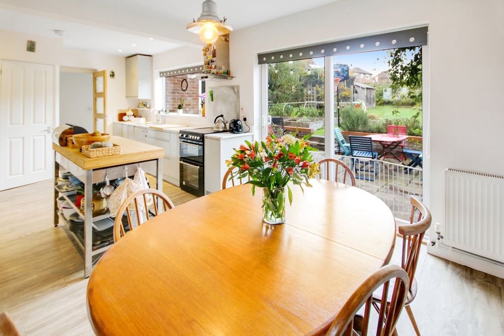 Property photo 2 of 22