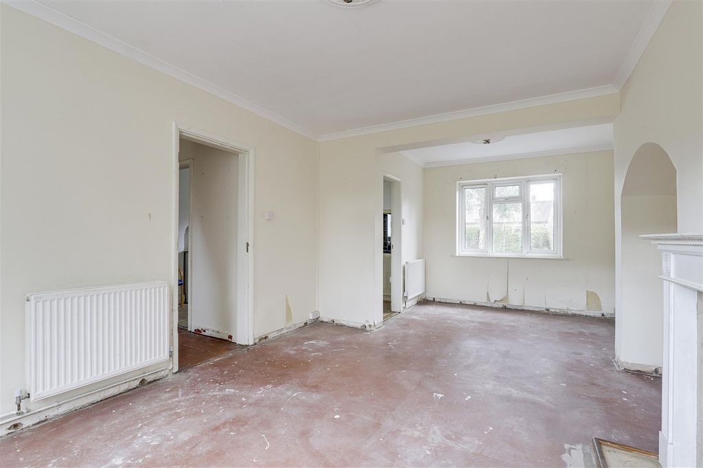 Property photo 3 of 18 9969.Jpg
