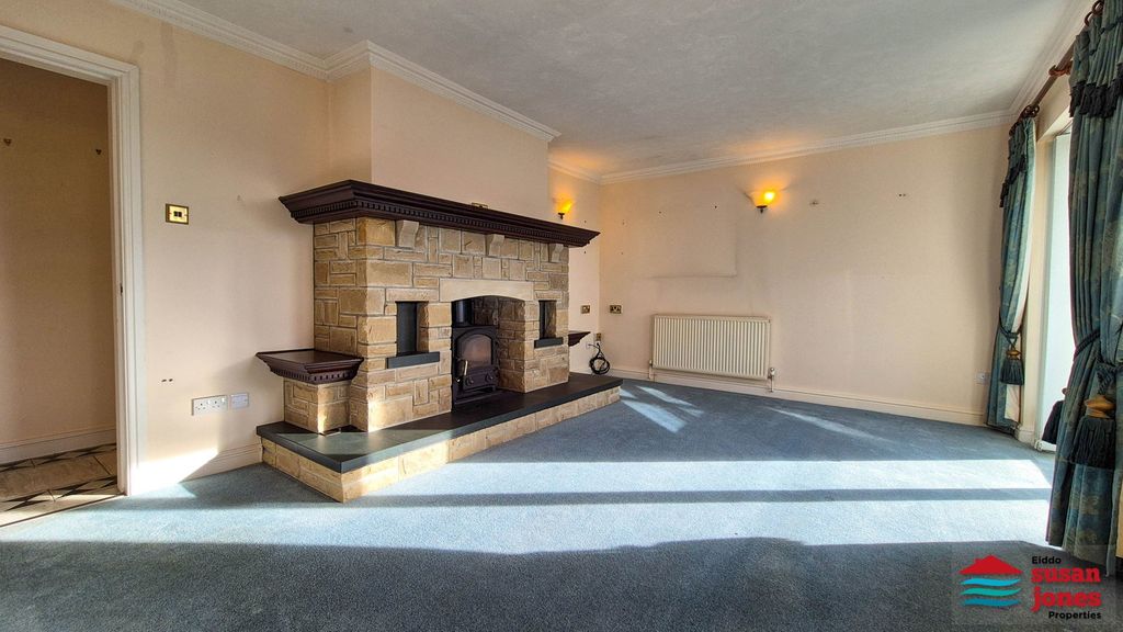 Property photo 3 of 22