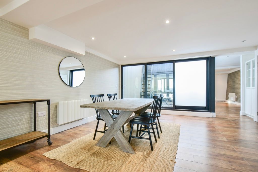 Property photo 2 of 13 Jpg