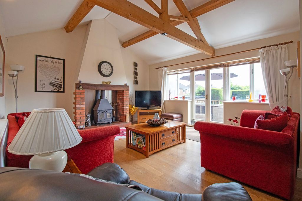 Property photo 2 of 33
