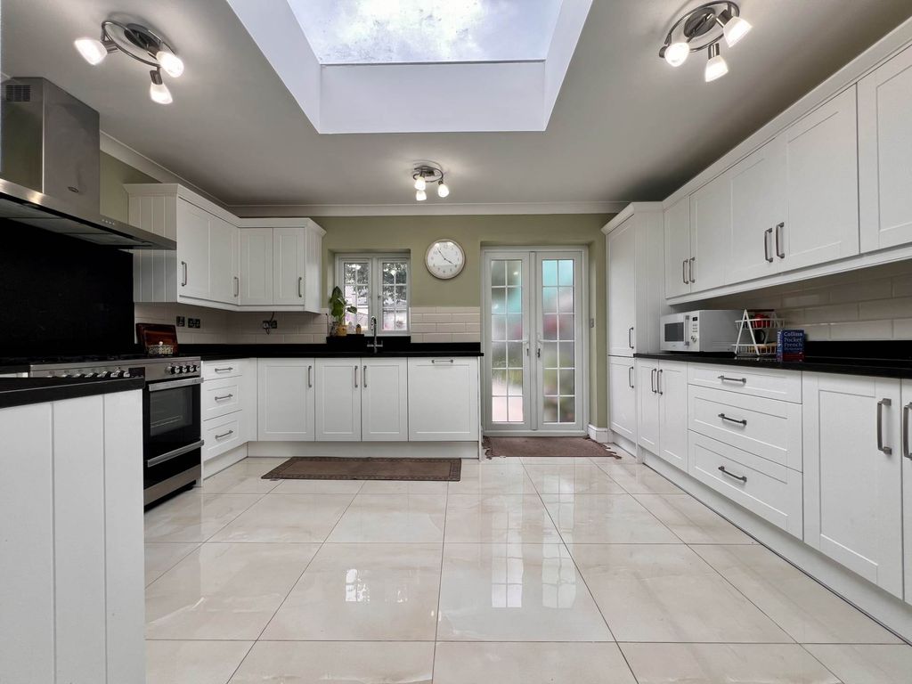 Property photo 1 of 27